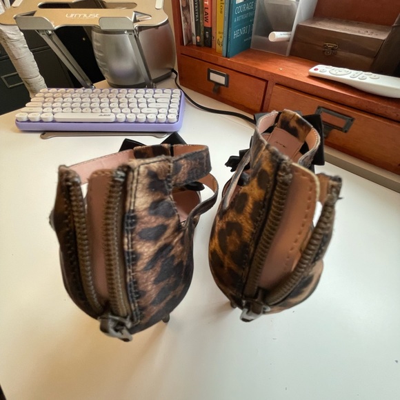 Betsy Johnson HEELS. size 8 - Picture 3 of 5